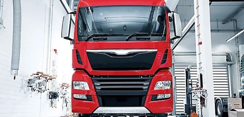 When to Schedule a Truck Service to Avoid Breakdowns